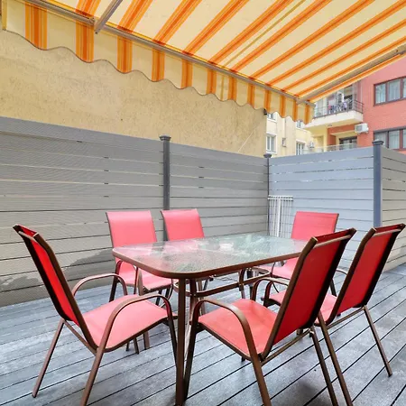 Massive 3 Bedroom Apartment In Sector 1 Apartment