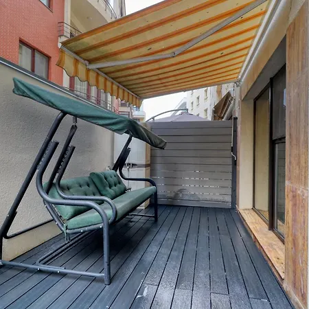 Massive 3 Bedroom Apartment In Sector 1 *