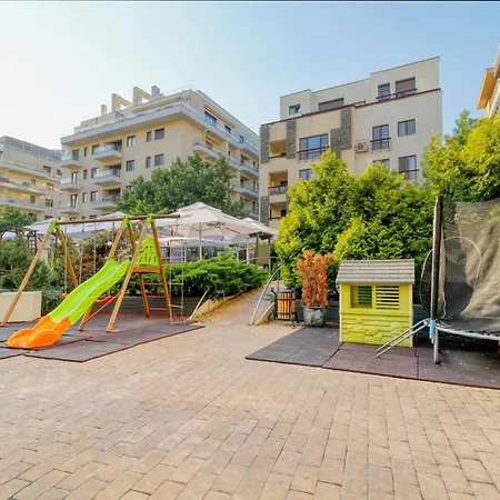 Massive 3 Bedroom Apartment In Sector 1 Apartment *