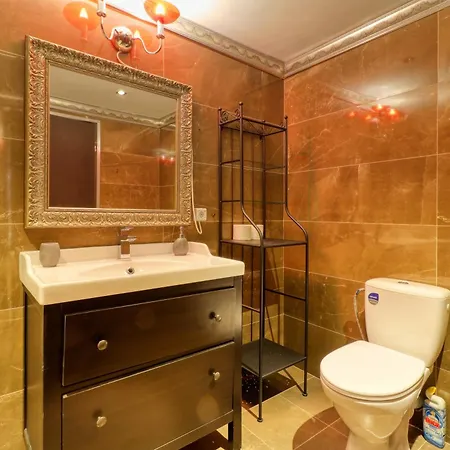 Apartment Massive 3 Bedroom Apartment In Sector 1 *